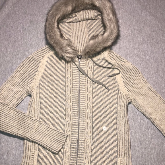 Eddie Bauer Sweaters - *NWT* Eddie Bauer Cable Ribbed Sweater Hoodie/Faux Fur